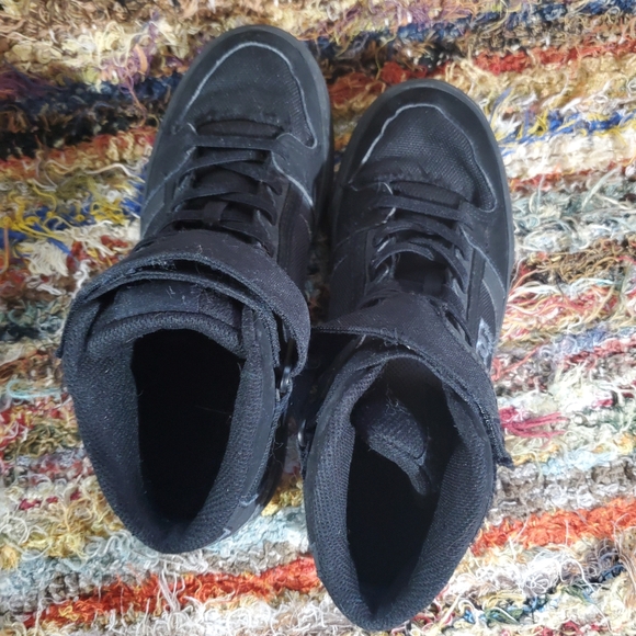 DC Pure High Top EV Skate Shoe - Picture 3 of 9